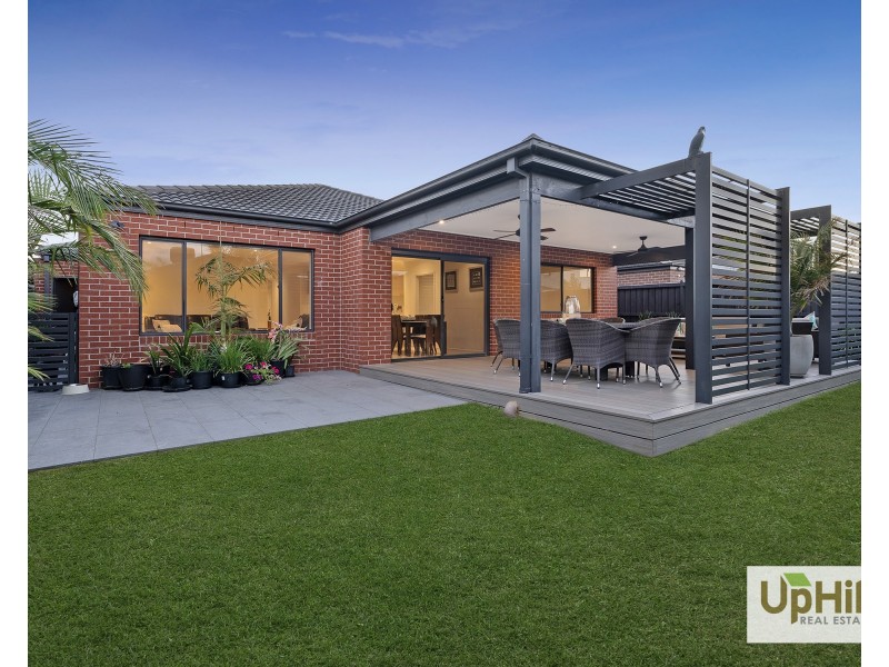 51 Deoro Parade, Clyde North VIC 3978