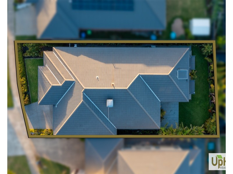 51 Deoro Parade, Clyde North VIC 3978