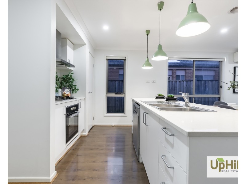 50 Glenelg Street, Clyde North VIC 3978