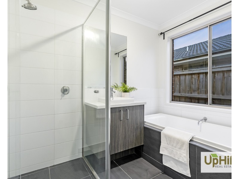 50 Glenelg Street, Clyde North VIC 3978