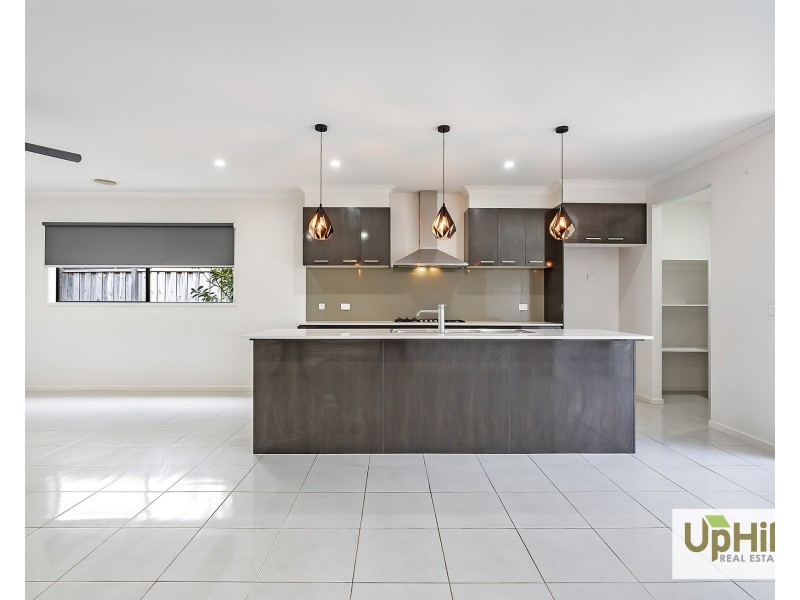 5 Karawarra Circuit, Cranbourne North VIC 3977