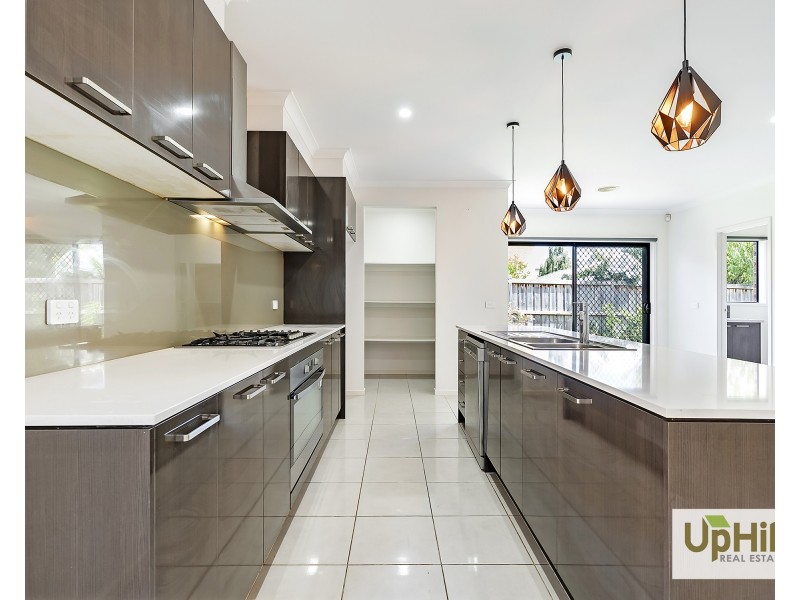 5 Karawarra Circuit, Cranbourne North VIC 3977