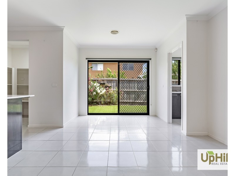 5 Karawarra Circuit, Cranbourne North VIC 3977