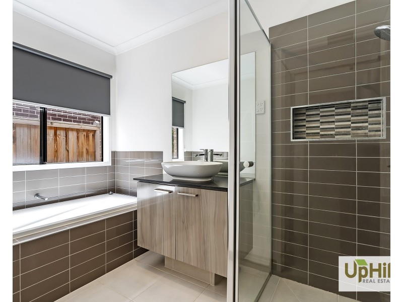 5 Karawarra Circuit, Cranbourne North VIC 3977