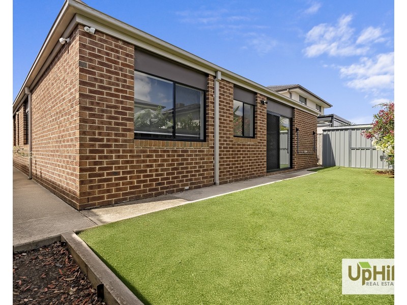 5 Karawarra Circuit, Cranbourne North VIC 3977