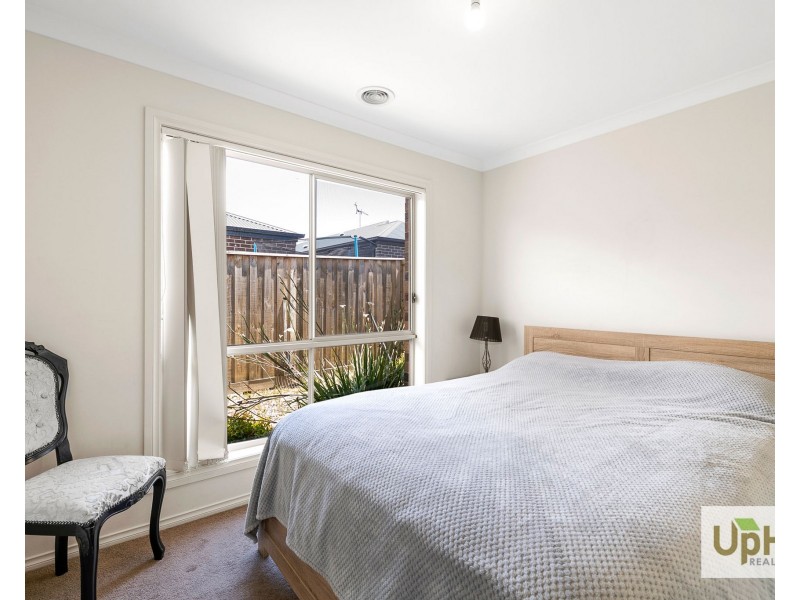 25 Shale Rise, Officer VIC 3809