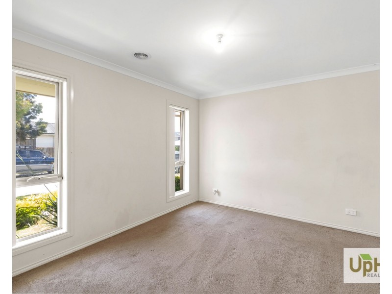 25 Shale Rise, Officer VIC 3809