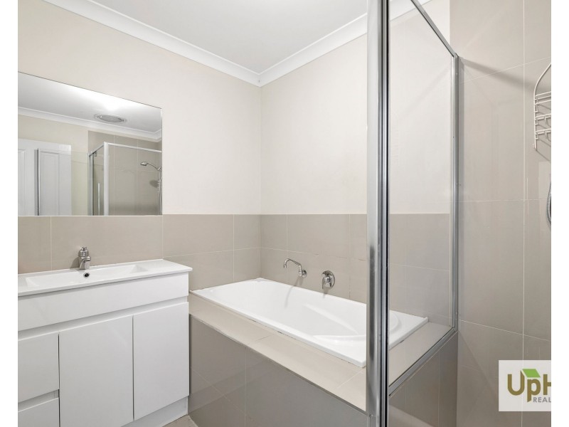 25 Shale Rise, Officer VIC 3809