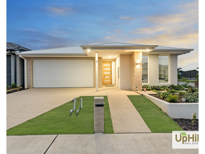 9 Aegean Street, Clyde North VIC 3978