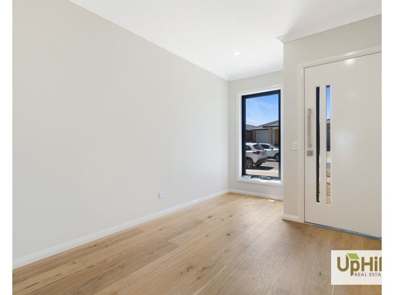 30 Keskadale Way, Clyde North VIC 3978