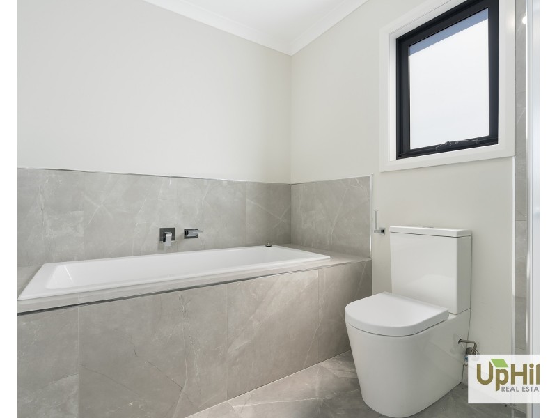 30 Keskadale Way, Clyde North VIC 3978