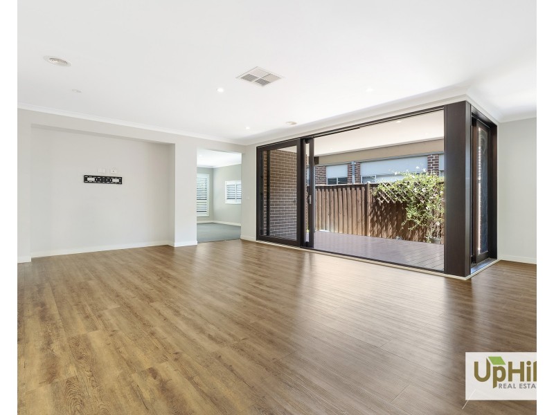 61 Grandstand Crescent, Clyde North VIC 3978