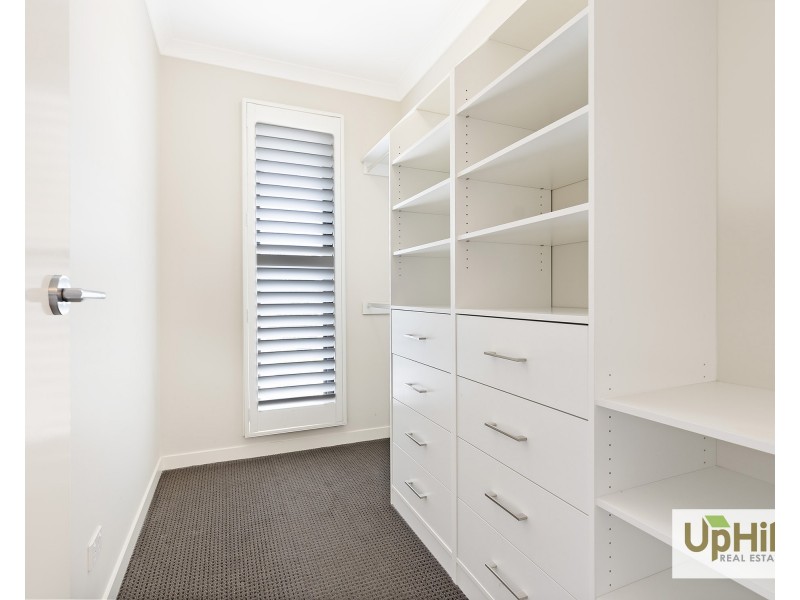 61 Grandstand Crescent, Clyde North VIC 3978