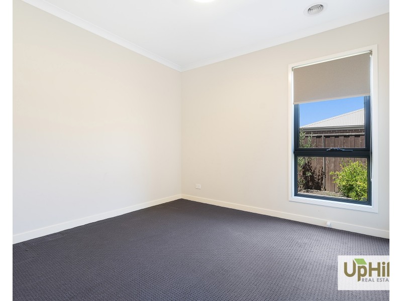 61 Grandstand Crescent, Clyde North VIC 3978