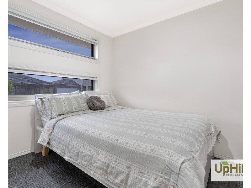 26 Barcelona Avenue, Clyde North VIC 3978