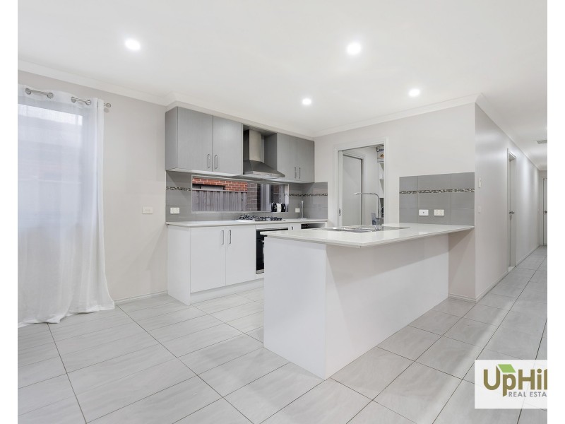 26 Barcelona Avenue, Clyde North VIC 3978