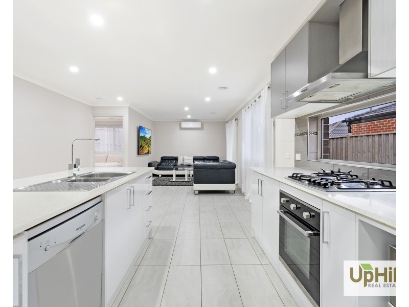 26 Barcelona Avenue, Clyde North VIC 3978