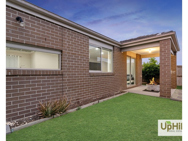 26 Barcelona Avenue, Clyde North VIC 3978