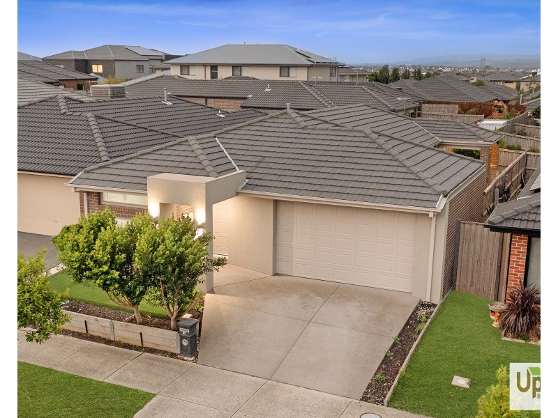 26 Barcelona Avenue, Clyde North VIC 3978