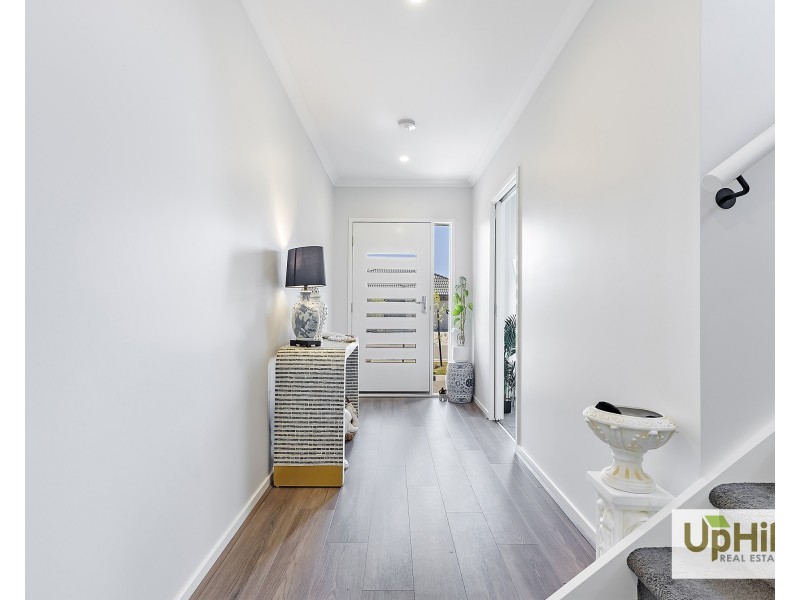 3 Mocha Gr, Clyde North VIC 3978