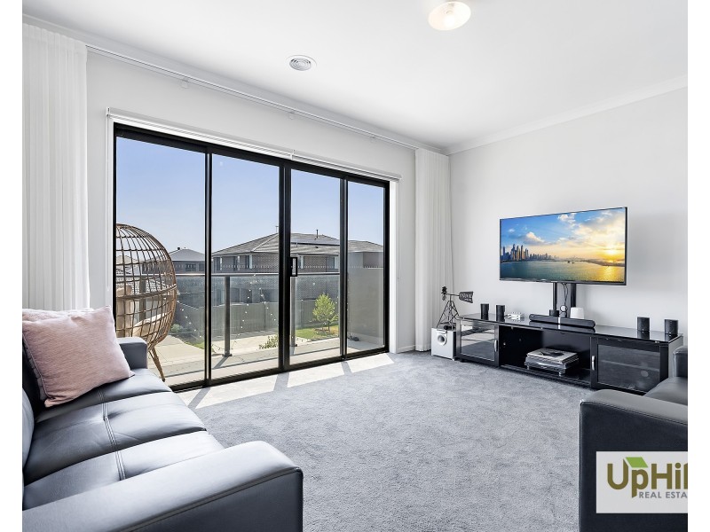 3 Mocha Gr, Clyde North VIC 3978