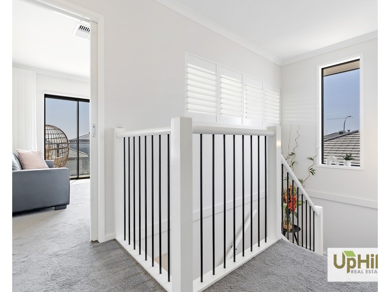 3 Mocha Gr, Clyde North VIC 3978