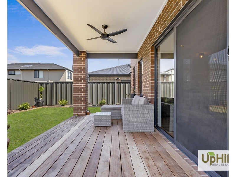 3 Mocha Gr, Clyde North VIC 3978