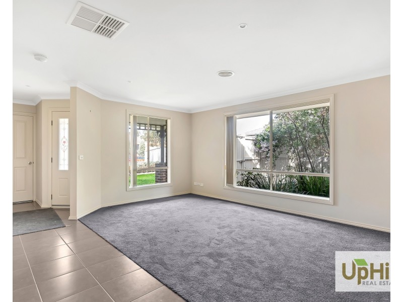 25 Eucumbene Drive, Berwick VIC 3806