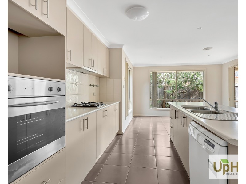 25 Eucumbene Drive, Berwick VIC 3806