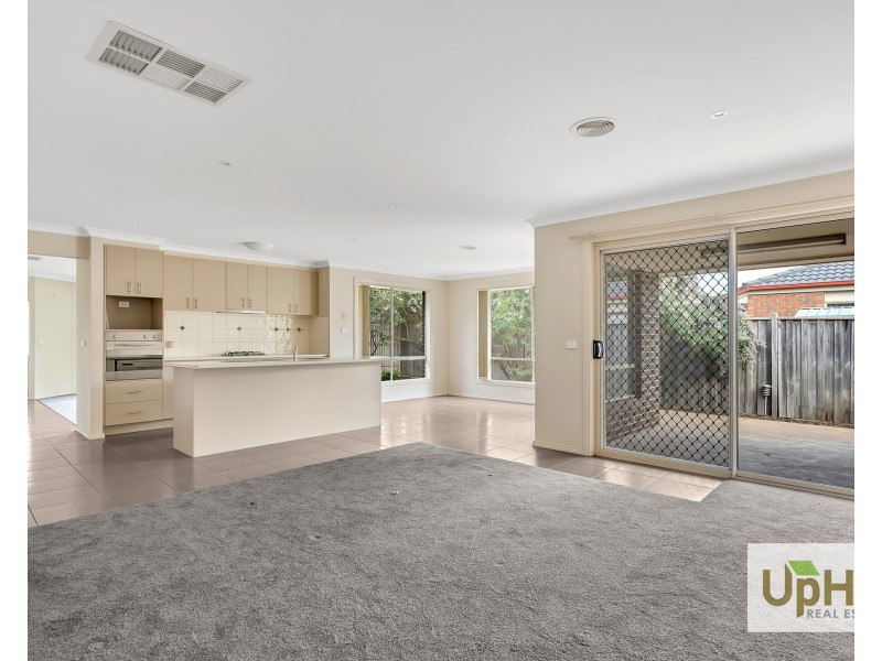 25 Eucumbene Drive, Berwick VIC 3806