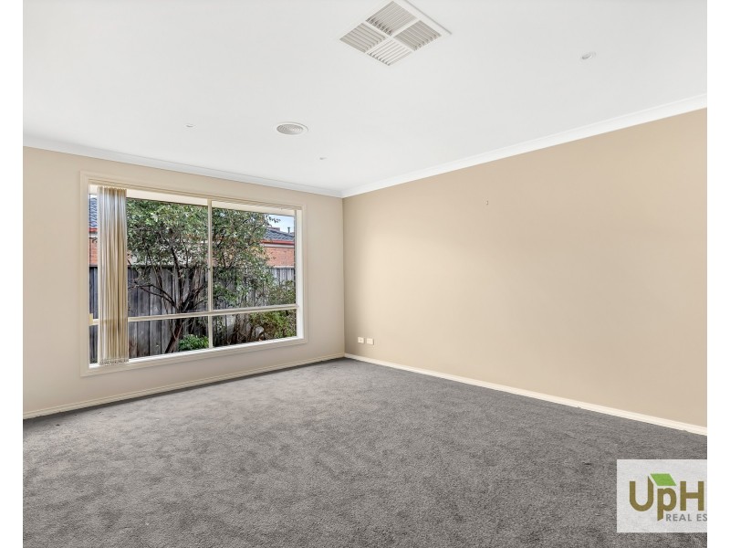 25 Eucumbene Drive, Berwick VIC 3806