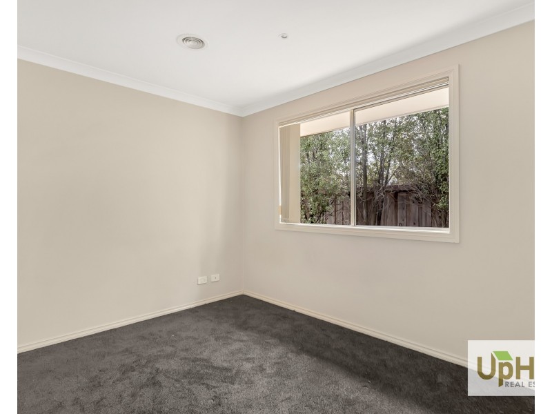 25 Eucumbene Drive, Berwick VIC 3806