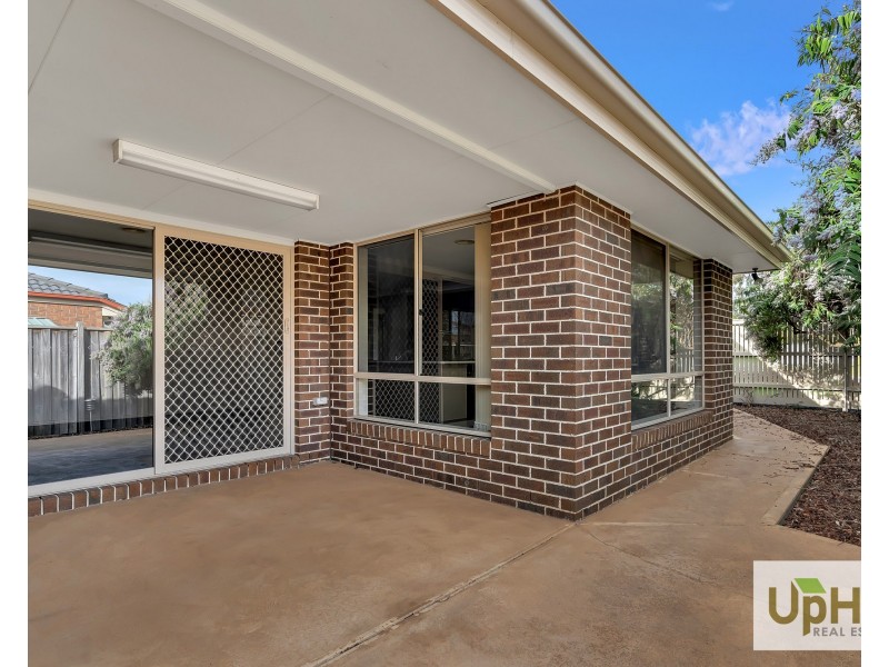 25 Eucumbene Drive, Berwick VIC 3806