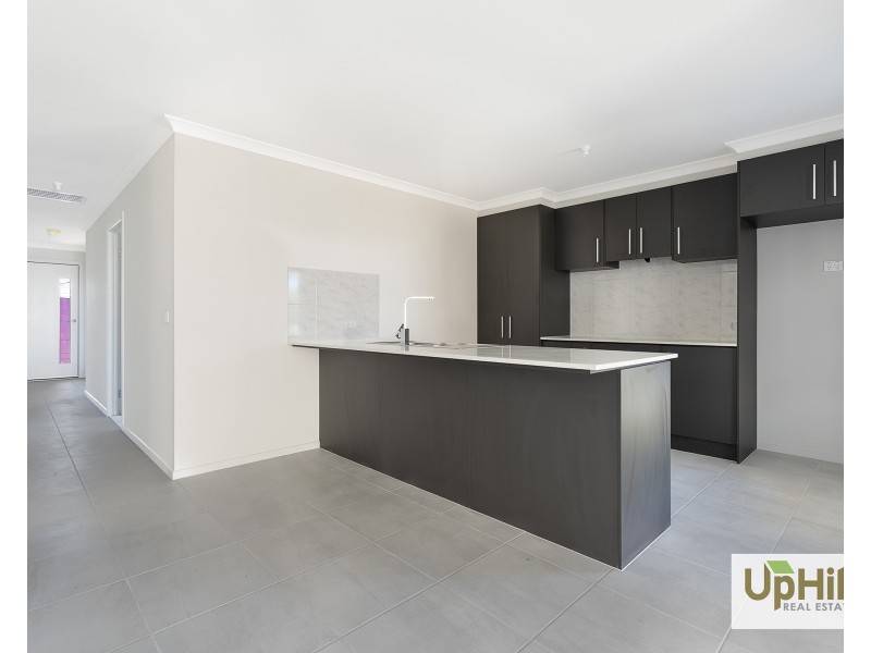 47 Patrobas loop, Cranbourne East VIC 3977