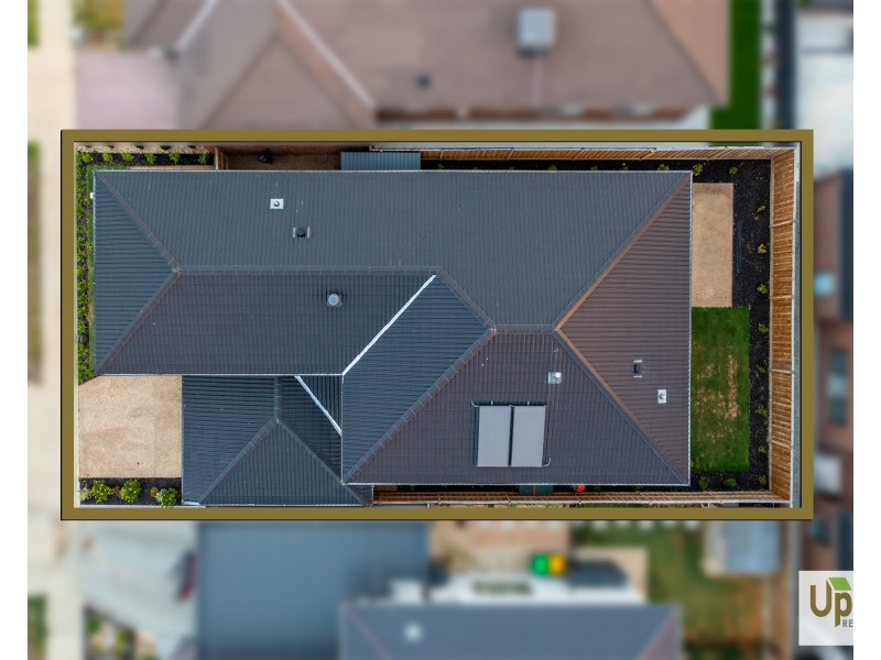 72 Carora Circuit, Clyde North VIC 3978