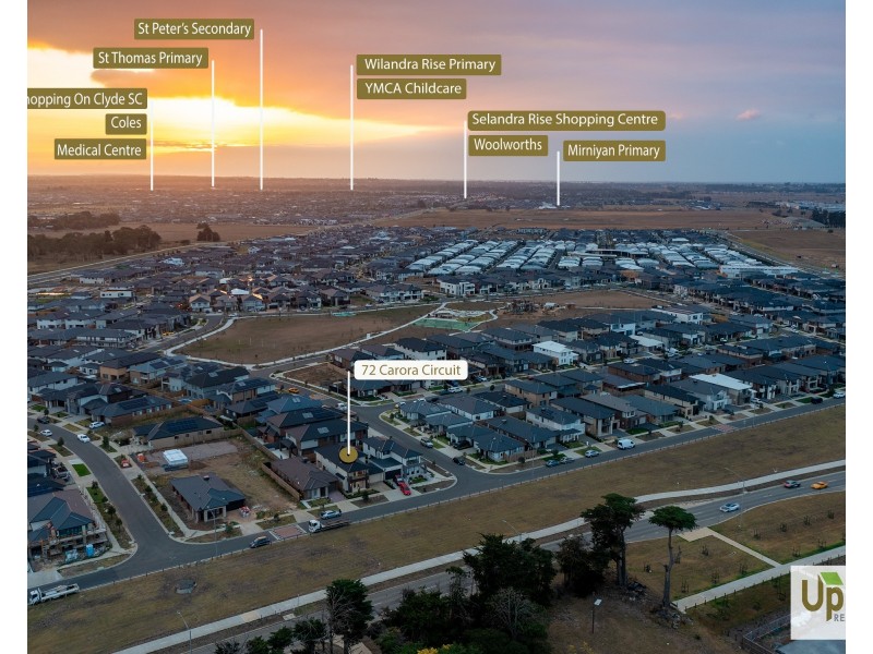 72 Carora Circuit, Clyde North VIC 3978