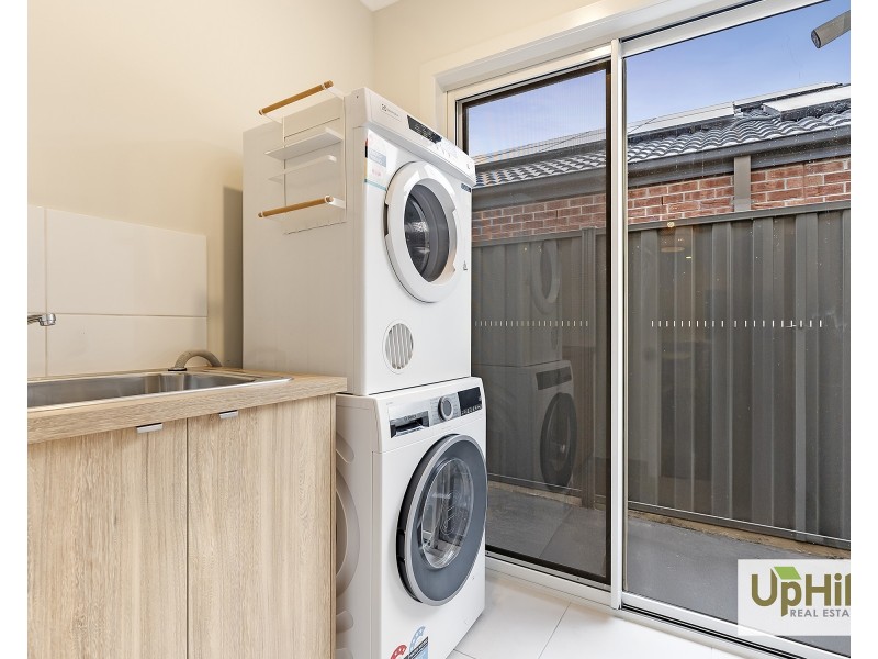 24 Praiano Avenue, Berwick VIC 3806