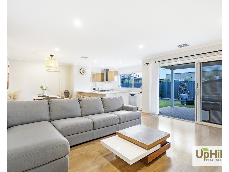 24 Praiano Avenue, Berwick VIC 3806