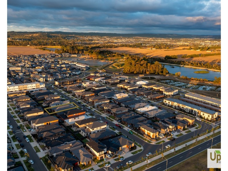 24 Praiano Avenue, Berwick VIC 3806