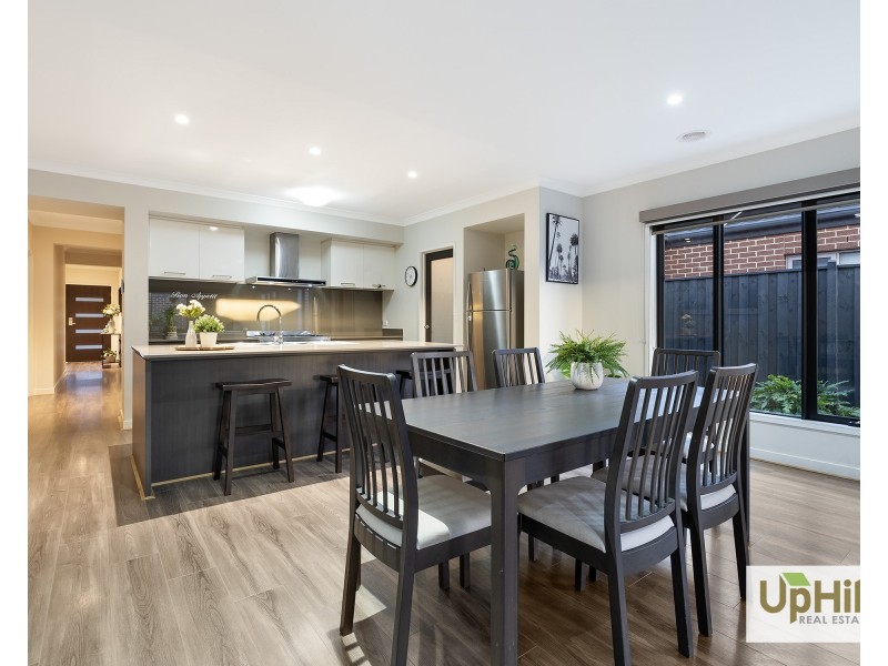 6 Turano Way, Clyde North VIC 3978