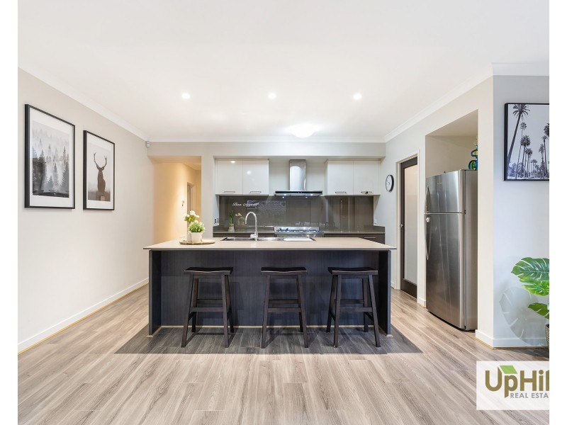 6 Turano Way, Clyde North VIC 3978