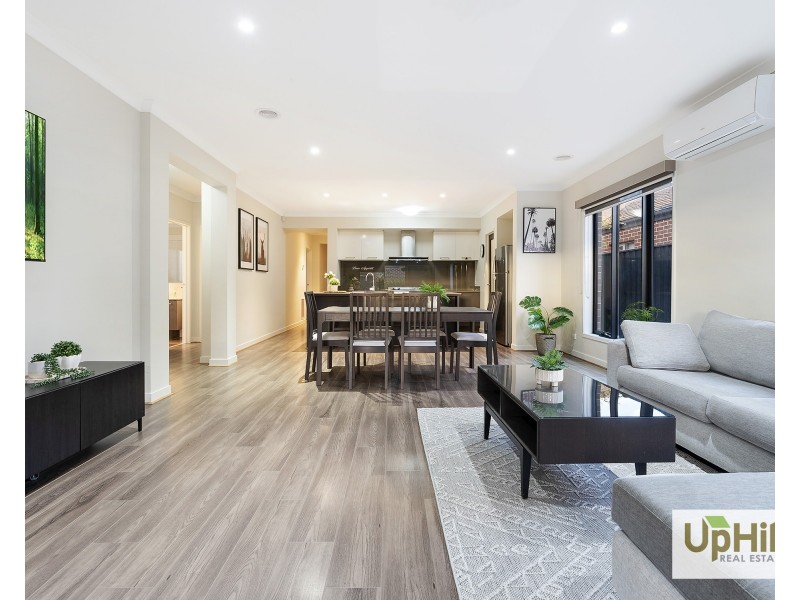 6 Turano Way, Clyde North VIC 3978
