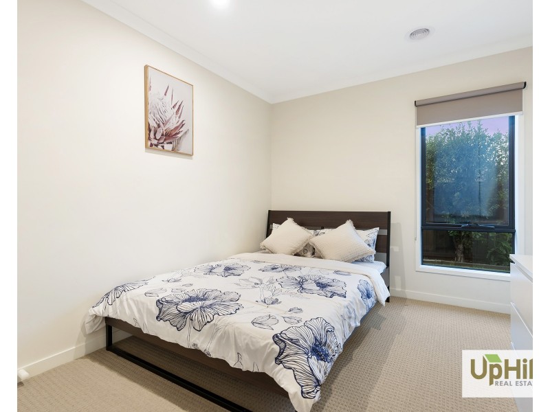 6 Turano Way, Clyde North VIC 3978