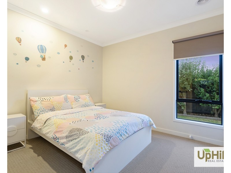 6 Turano Way, Clyde North VIC 3978