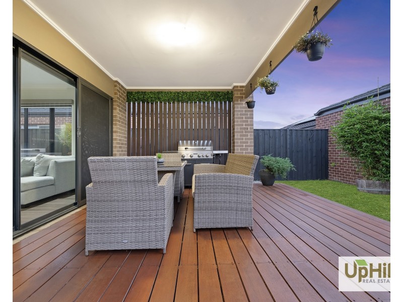 6 Turano Way, Clyde North VIC 3978
