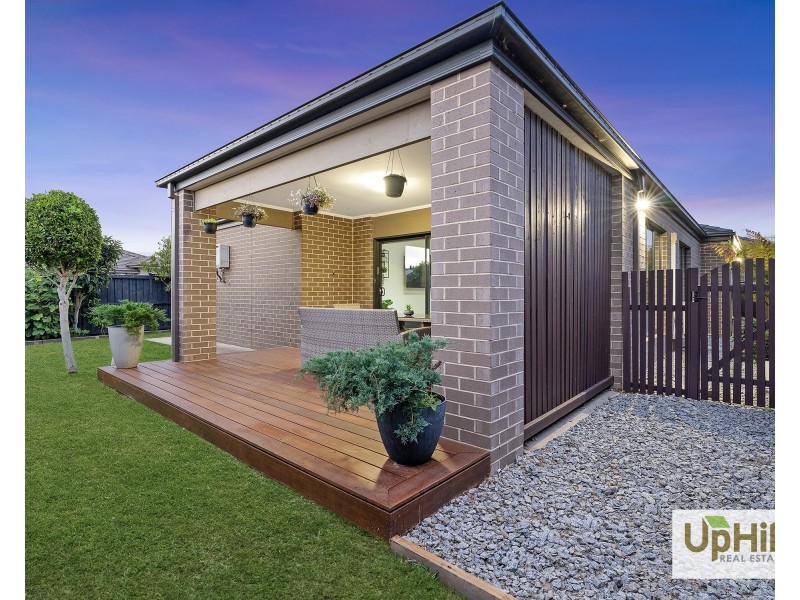 6 Turano Way, Clyde North VIC 3978