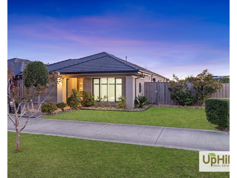 6 Turano Way, Clyde North VIC 3978