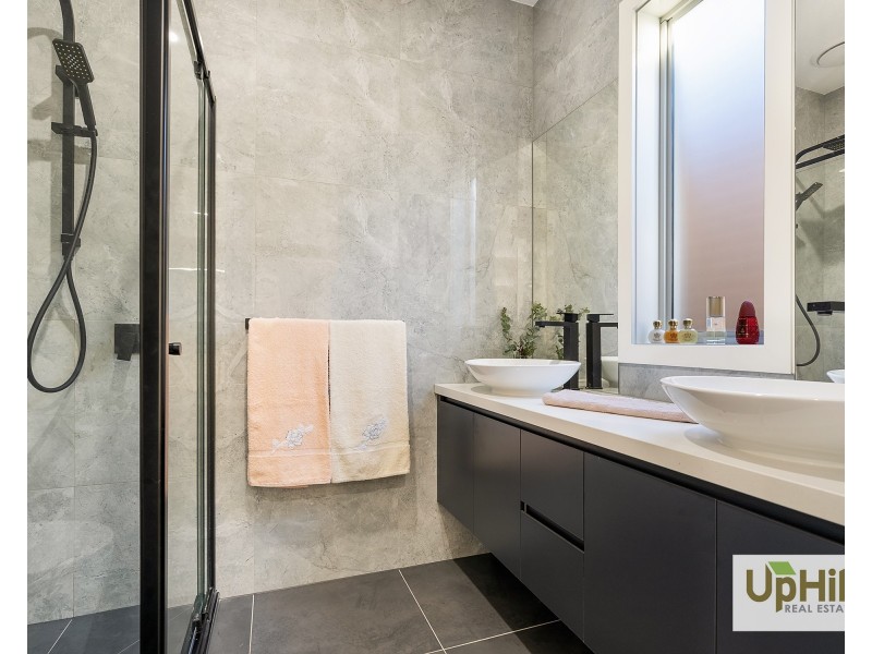 17  Lensing Street, Clyde North VIC 3978