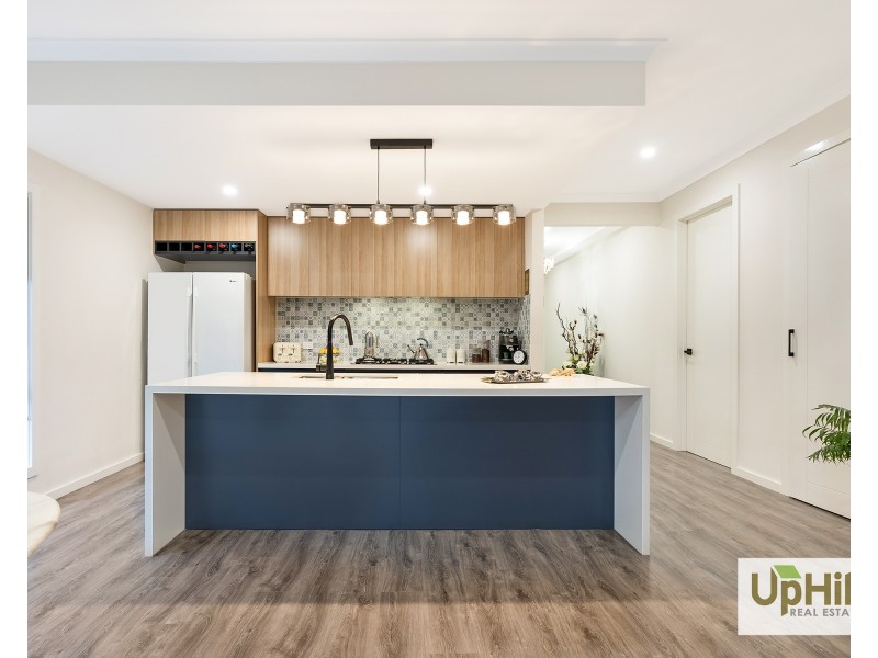 17  Lensing Street, Clyde North VIC 3978