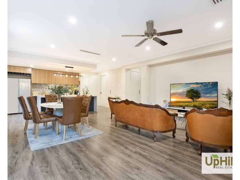 17  Lensing Street, Clyde North VIC 3978